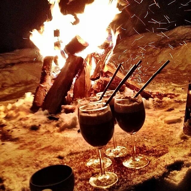 drinks-by-the-fire