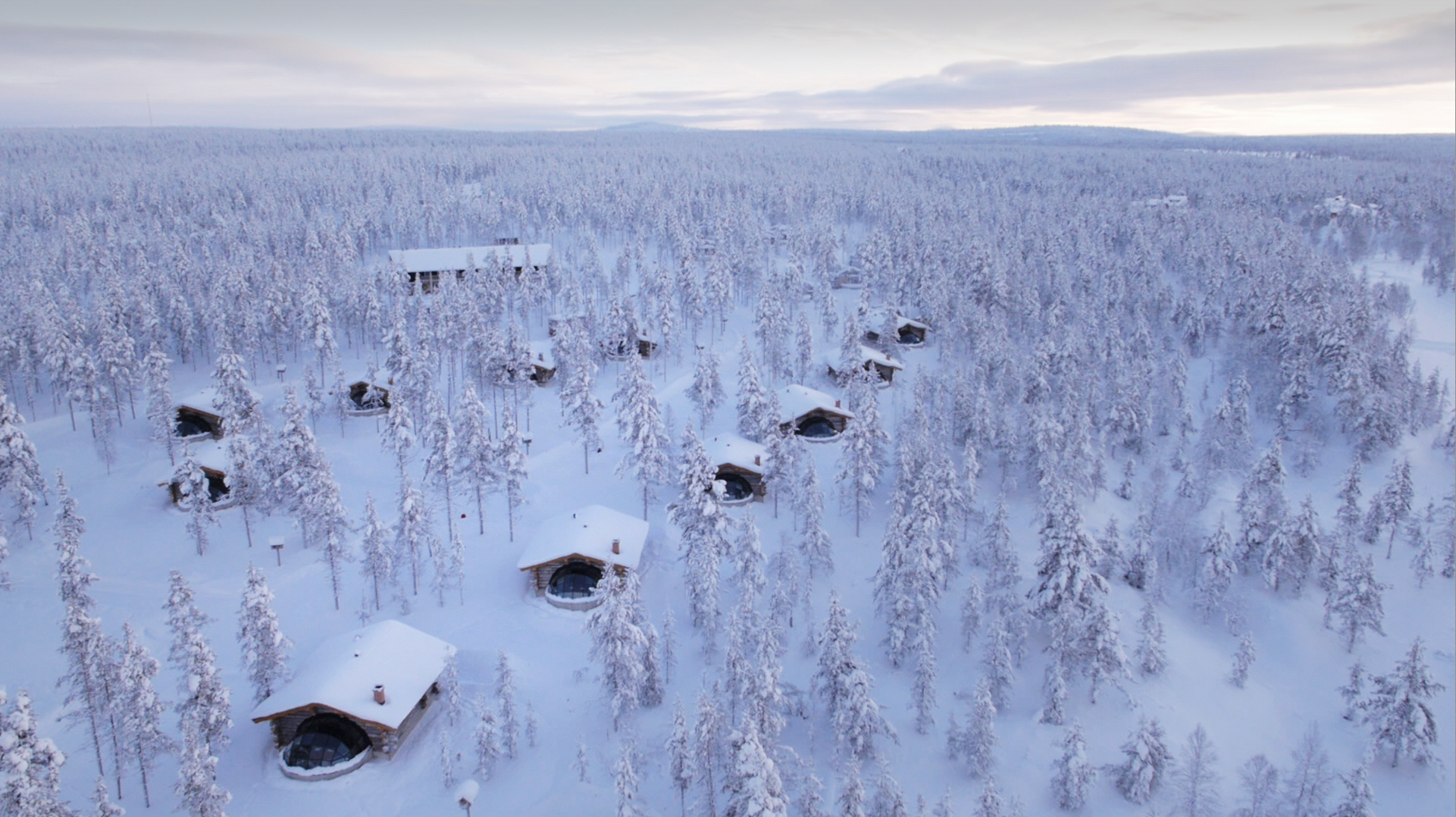 kakslauttanen kelo glass igloo air