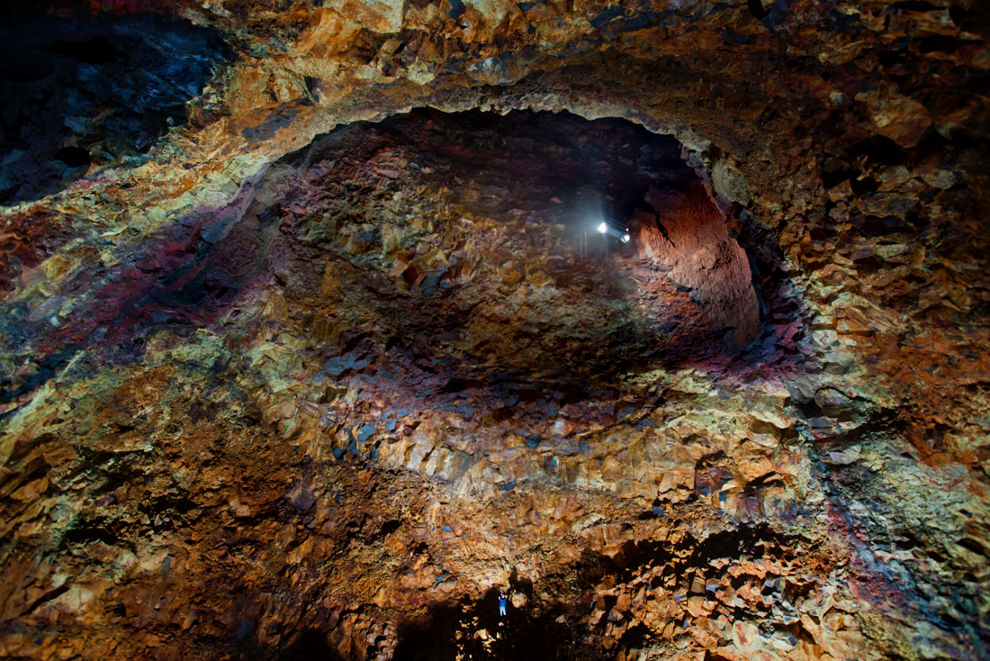 thrihnukagigur-giant-vault-iceland