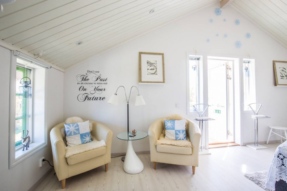 comfy aurora lodge rooms for 2 people