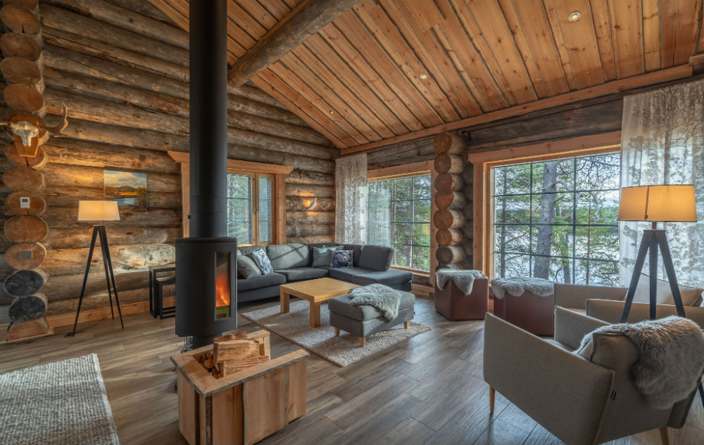 WildernessHotelNellim_Kasari_logcabin_livingroom2