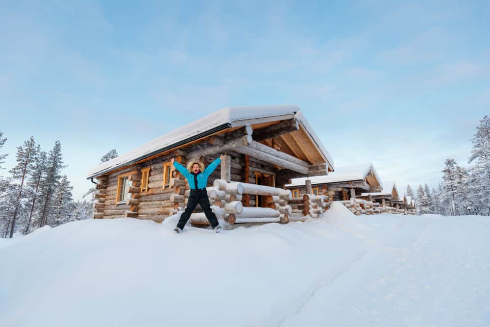 Muotka_Wildernss_hotel_panorama_logcabin