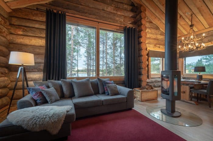 inari-log-cabin-700x464