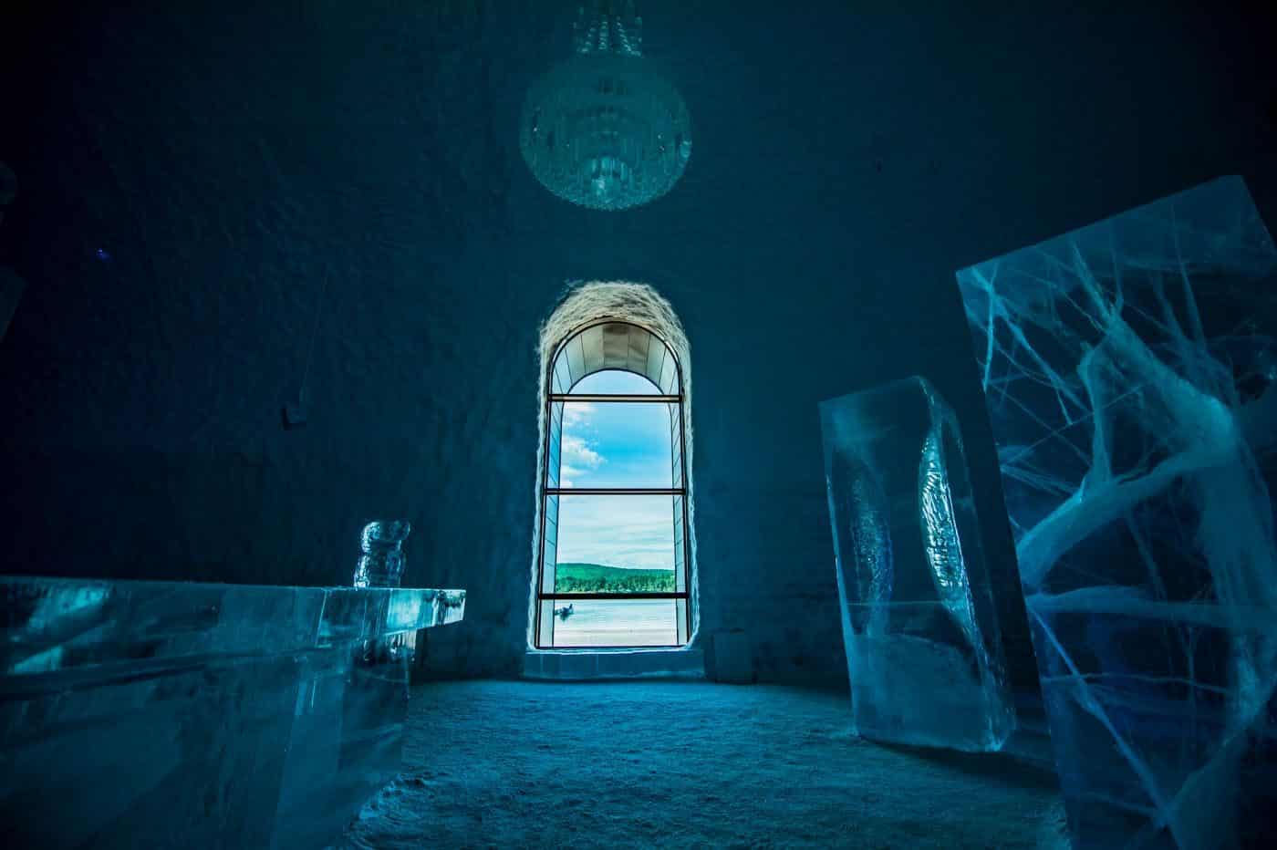 365-window-asaf-kliger-1400x932