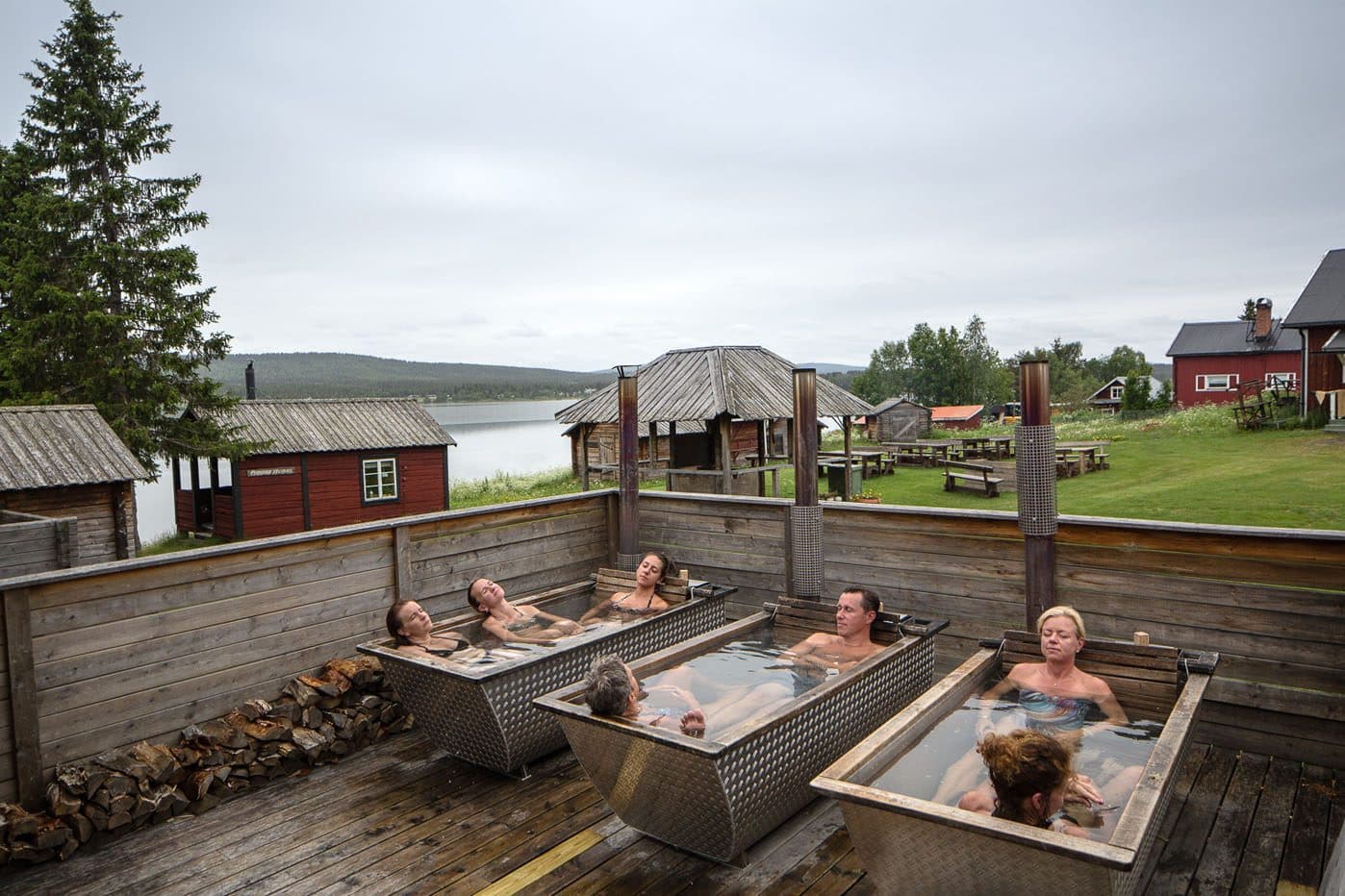 wellness-icehotel-hot-tub-1398x932