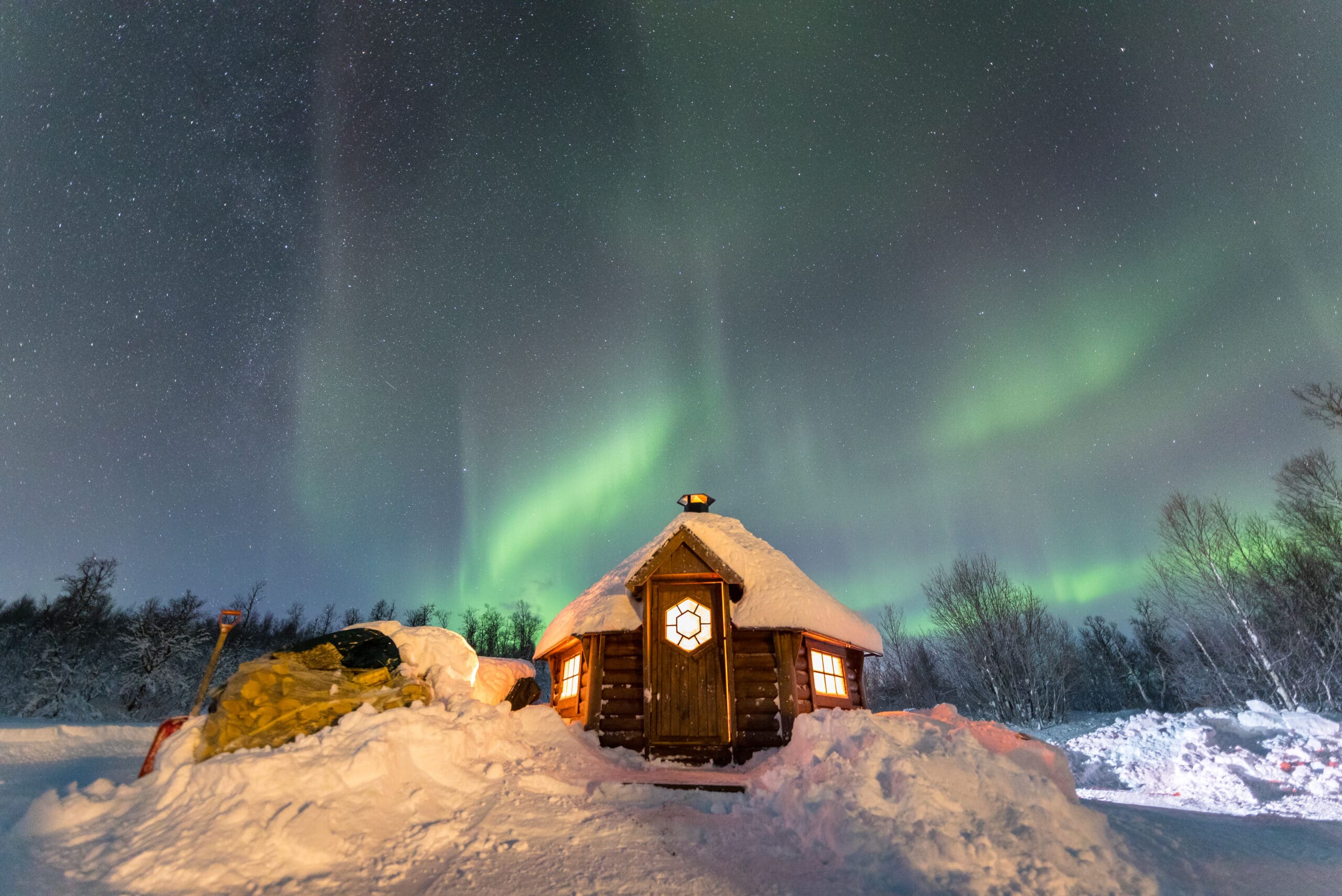 Northern Lights and what to enjoy in the autumn Arctic