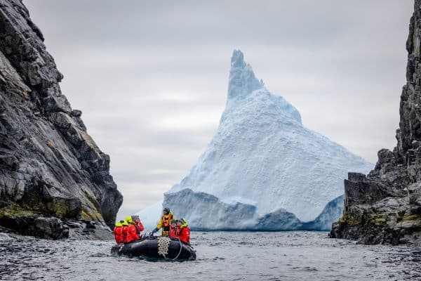 Antarctica_Spert_Island_HGR_167201_Photo_Oscar_Farrera
