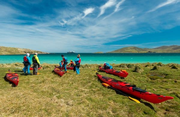 Kayaking_Carcass_Island_Falkland_Islands_HGR_129075_Photo_Karsten_Bidstrup