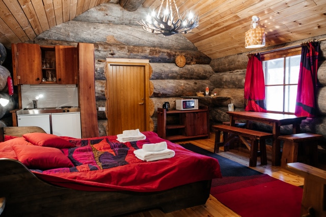 Gold Digger's Chalet Room 1