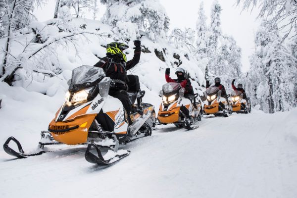Snowmobiling-Ruka-Safaris-3