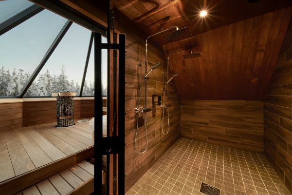 NLV_Levi main building shower and sauna