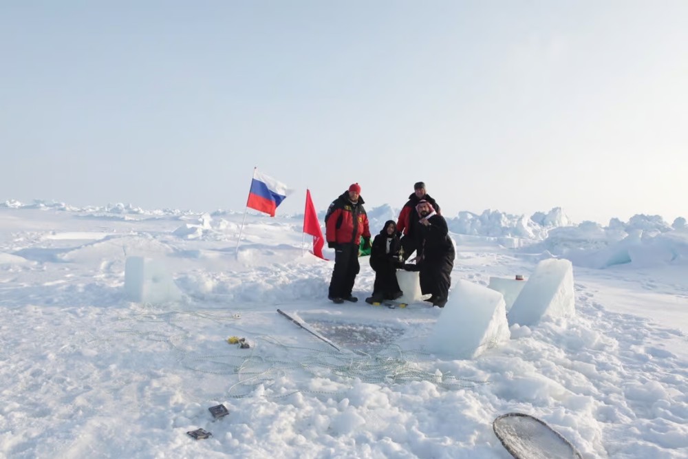 North_Pole_Diving
